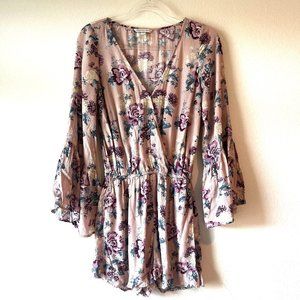 American Eagle Romper Floral Long Bell Sleeves V Neck Boho Purple Pink Size S